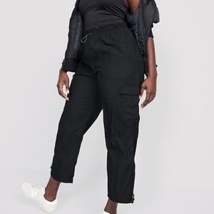 Women’s Old Navy High-Waisted Parachute Cargo Jogger Ankle Pants